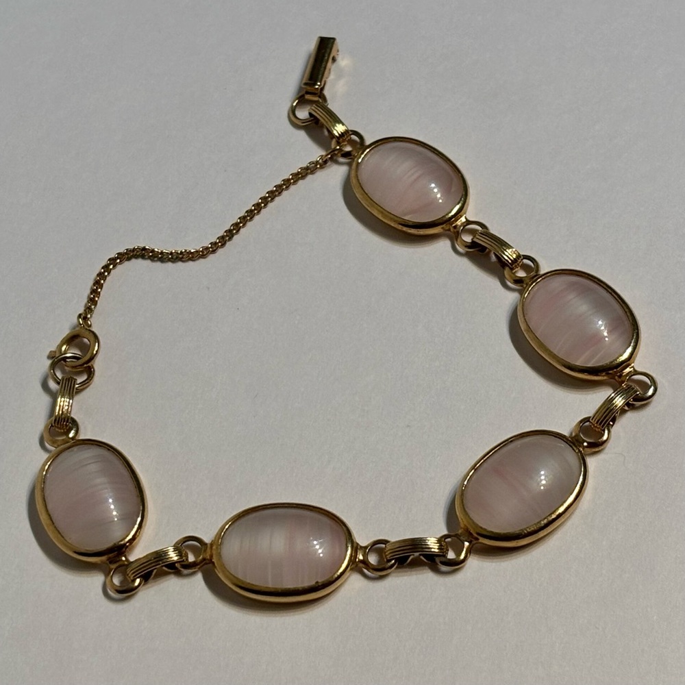 Vintage Sarah Coventry Pink Agate Oval Stones Gold Tone Link Bracelet Signed